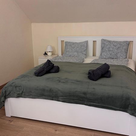ベセス Airportmax Panzio Bed & Breakfast エクステリア 写真