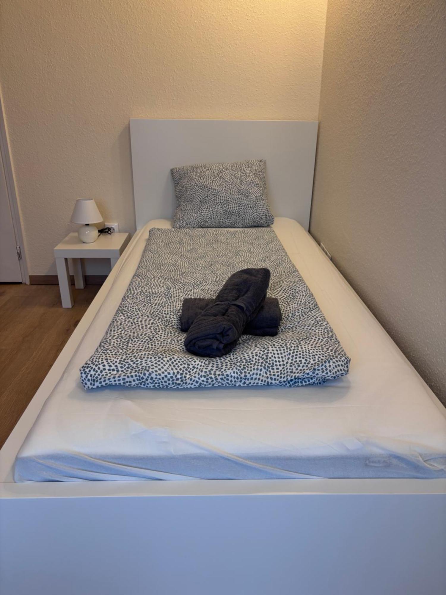 ベセス Airportmax Panzio Bed & Breakfast エクステリア 写真