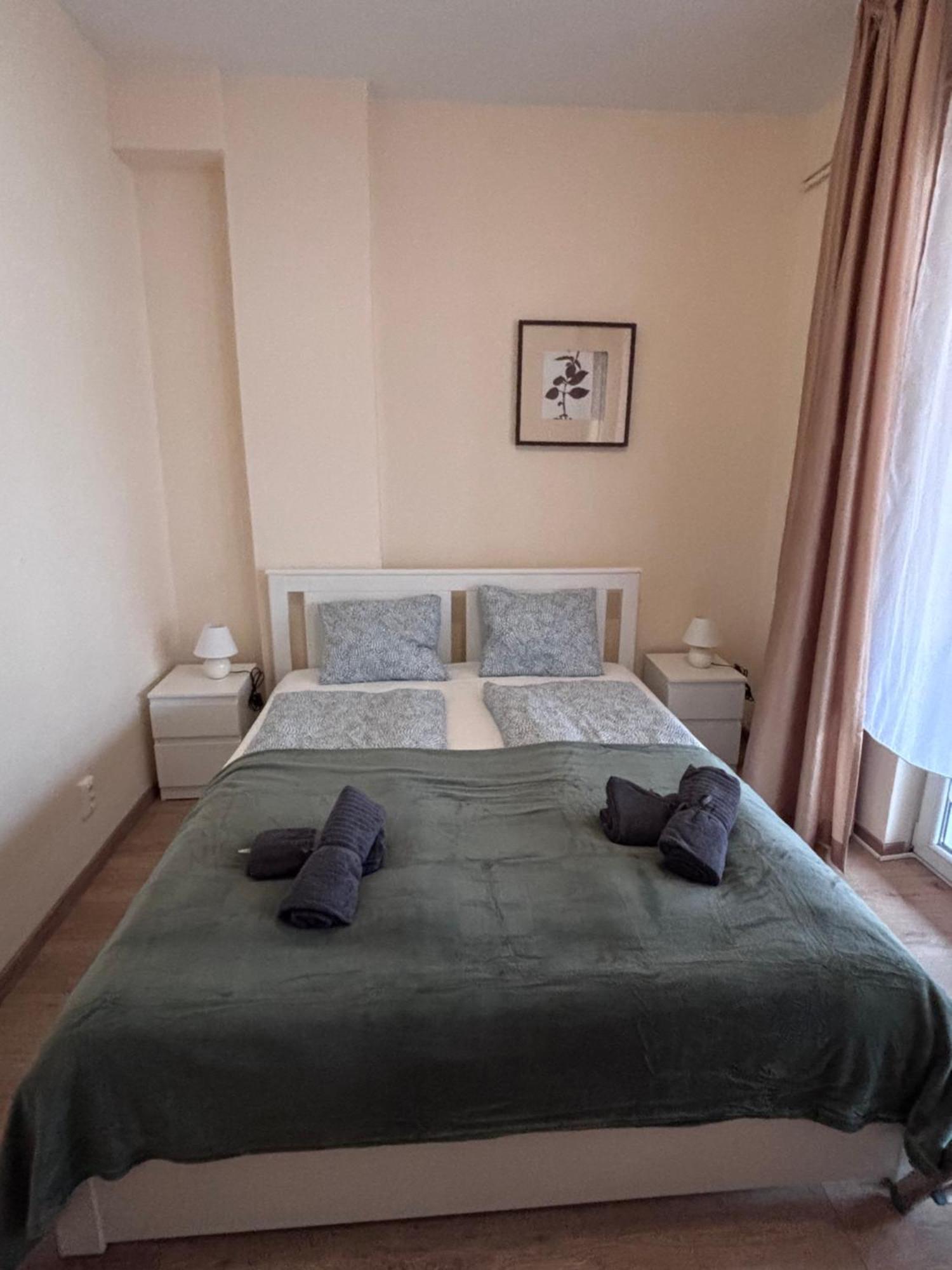 ベセス Airportmax Panzio Bed & Breakfast エクステリア 写真