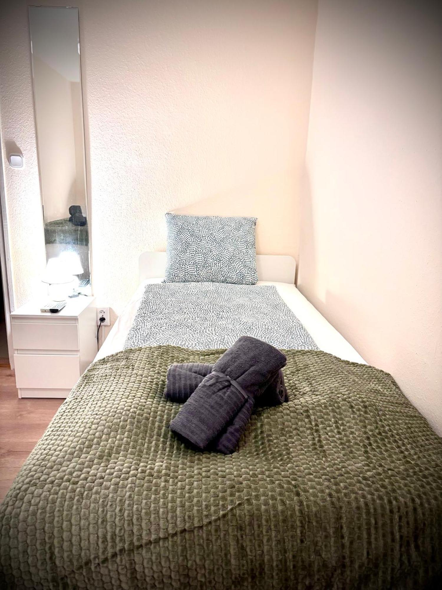ベセス Airportmax Panzio Bed & Breakfast エクステリア 写真