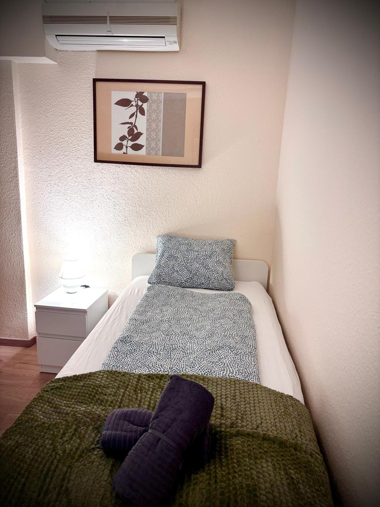 ベセス Airportmax Panzio Bed & Breakfast エクステリア 写真