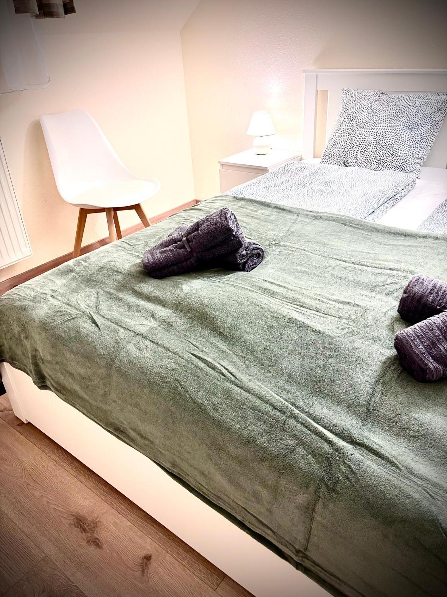 ベセス Airportmax Panzio Bed & Breakfast エクステリア 写真
