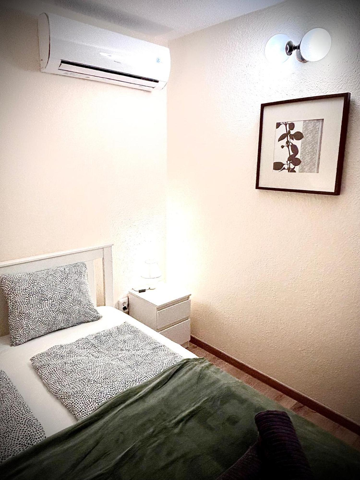 ベセス Airportmax Panzio Bed & Breakfast エクステリア 写真
