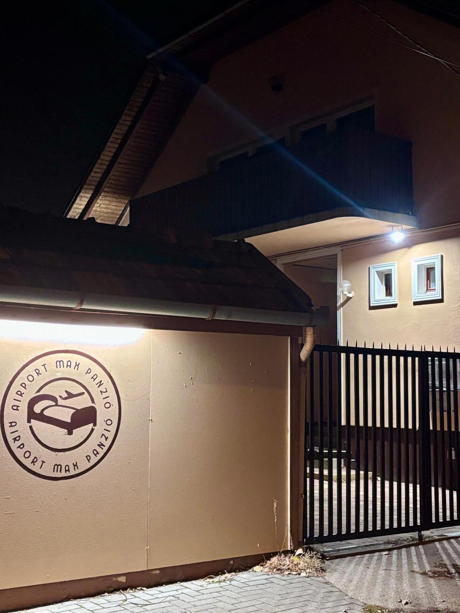 ベセス Airportmax Panzio Bed & Breakfast エクステリア 写真